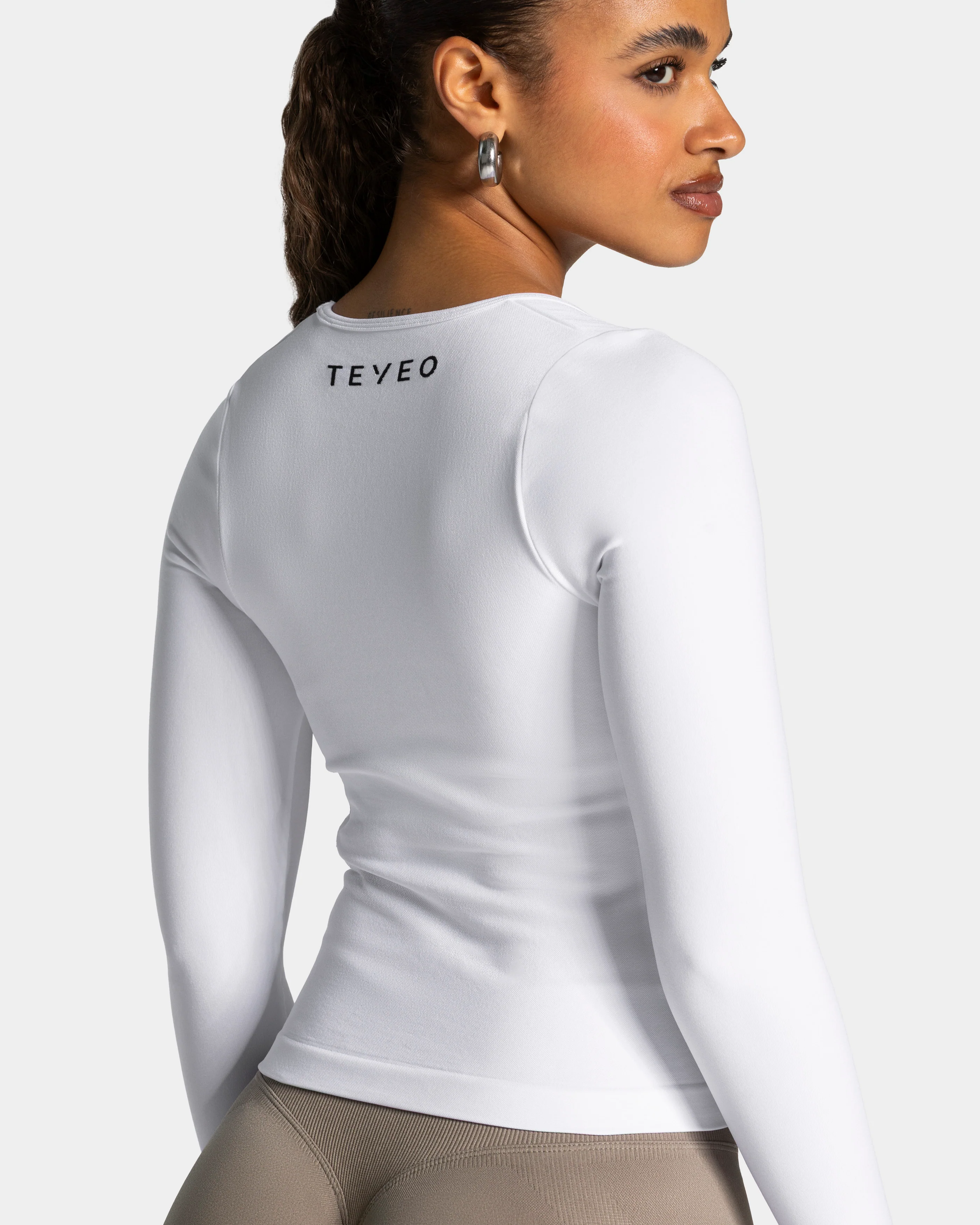 Charming Pro Longsleeve "Weiß" - Image 4
