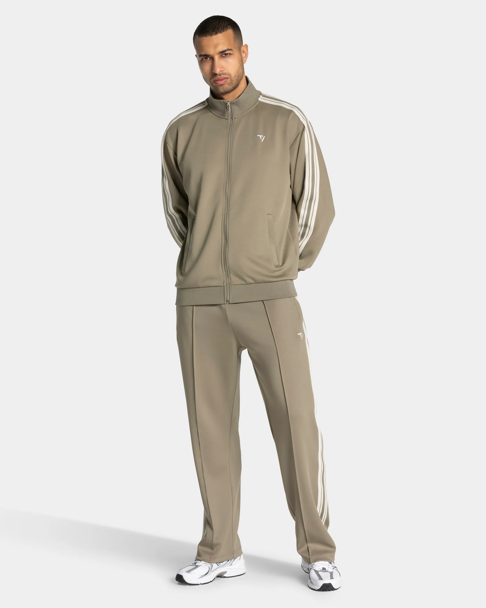 Club Straight Leg Jogger "Khaki" - Image 3