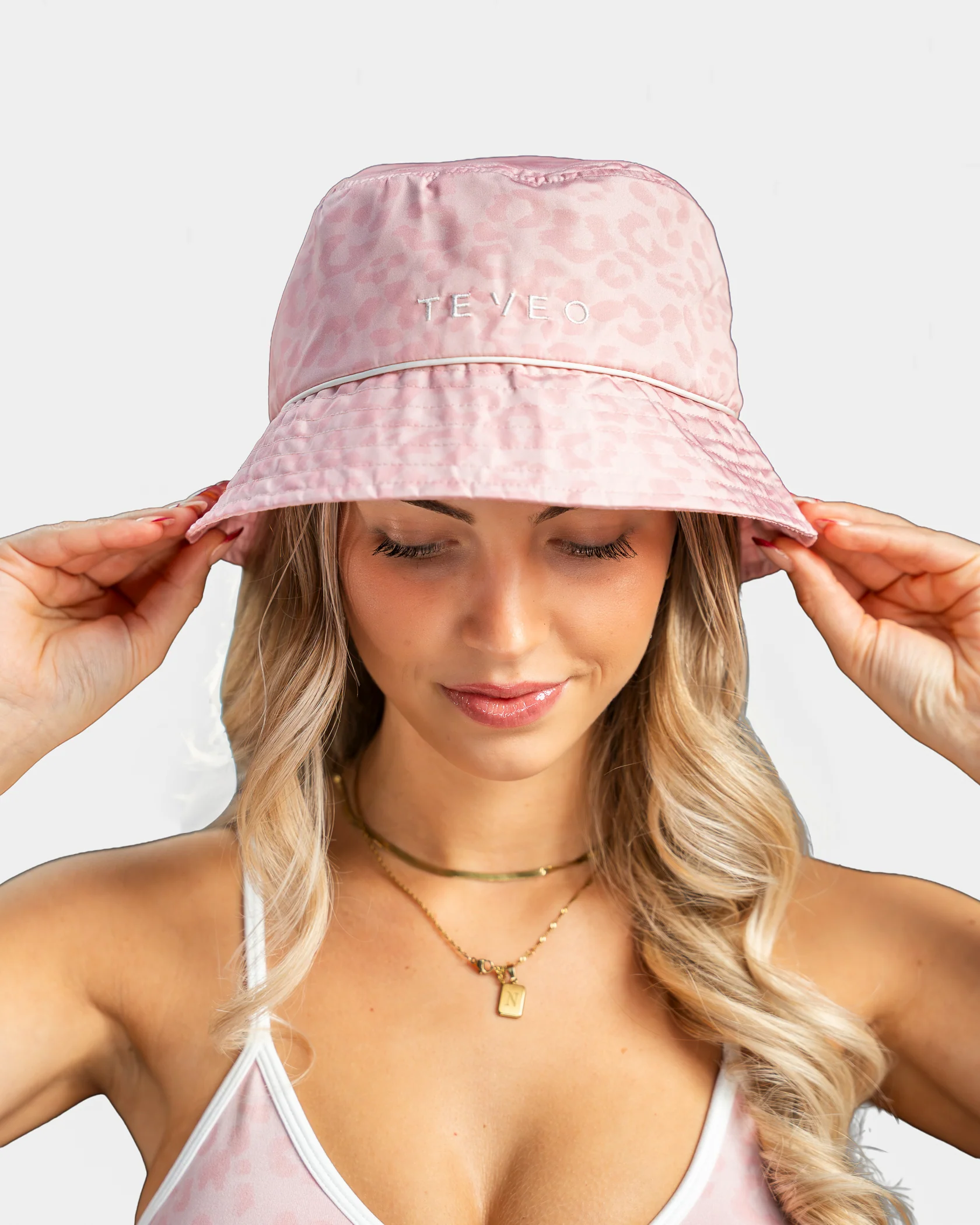 Contrastline Bucket Hat "Leo Rosa" - Image 2