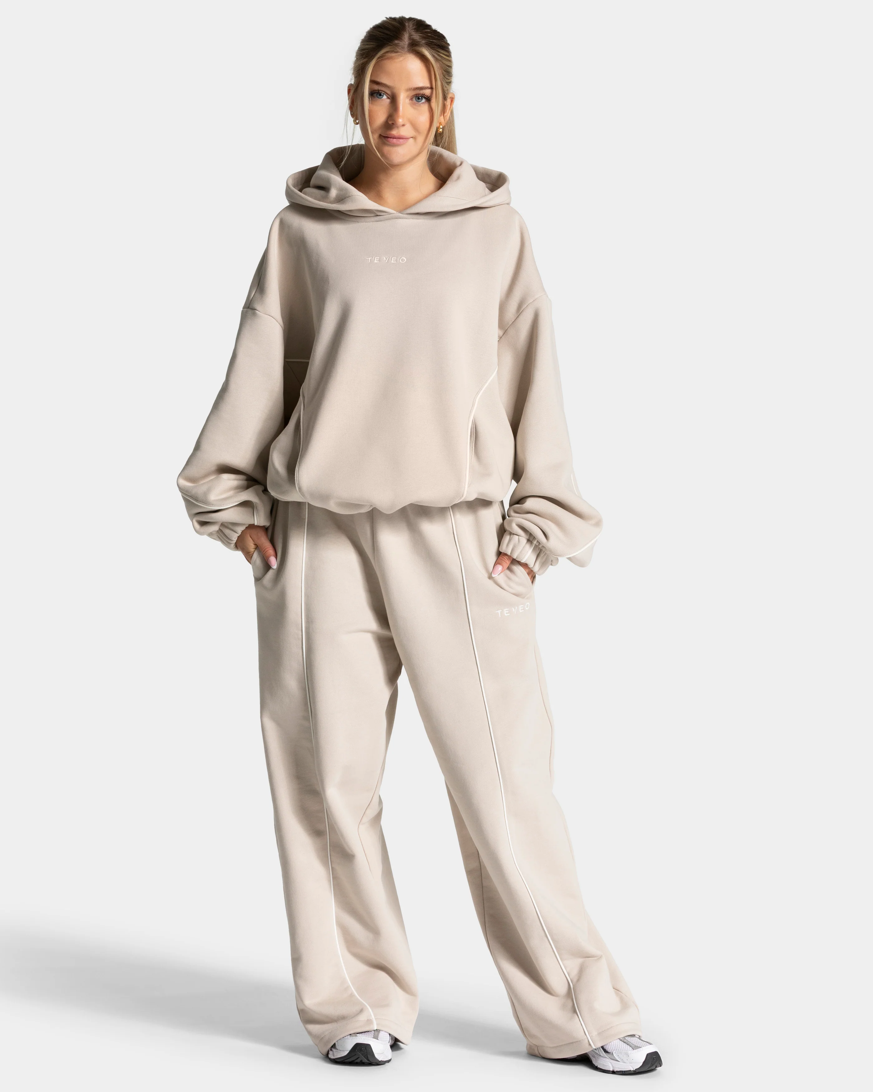 Contrastline Hooded Sweater "Cream" - Image 3