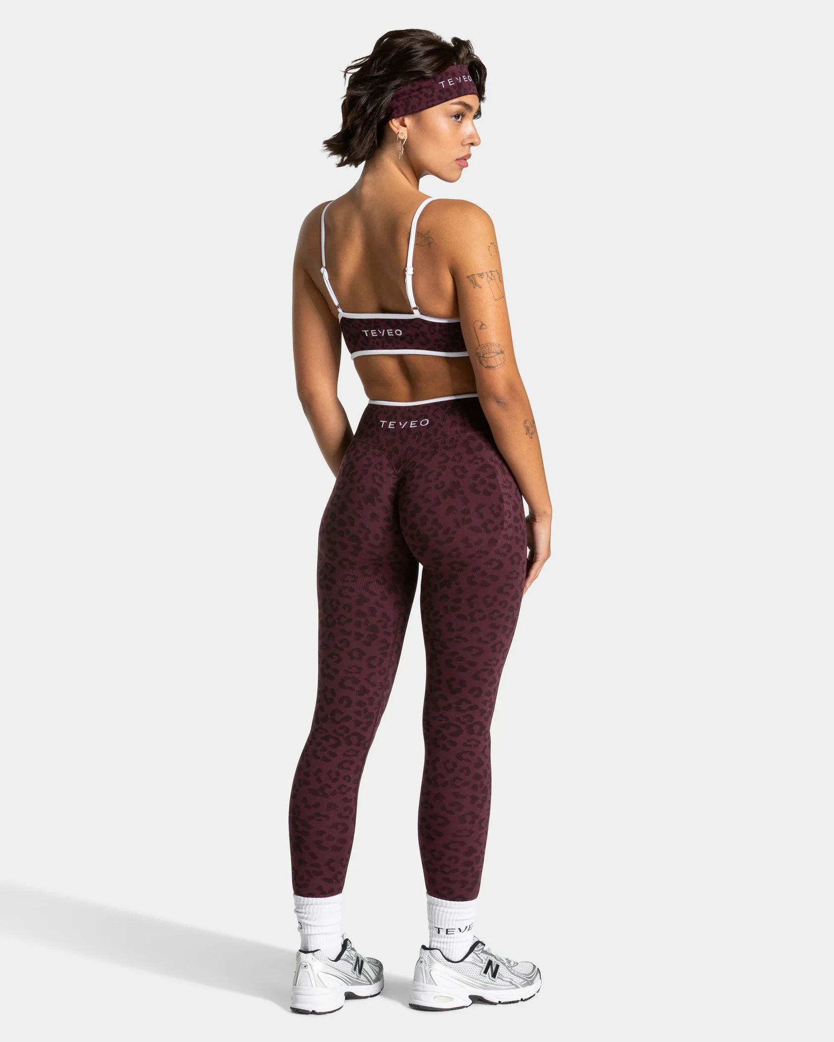 Contrastline Sculpt Scrunch Leggings "Leo Merlot" - Image 5