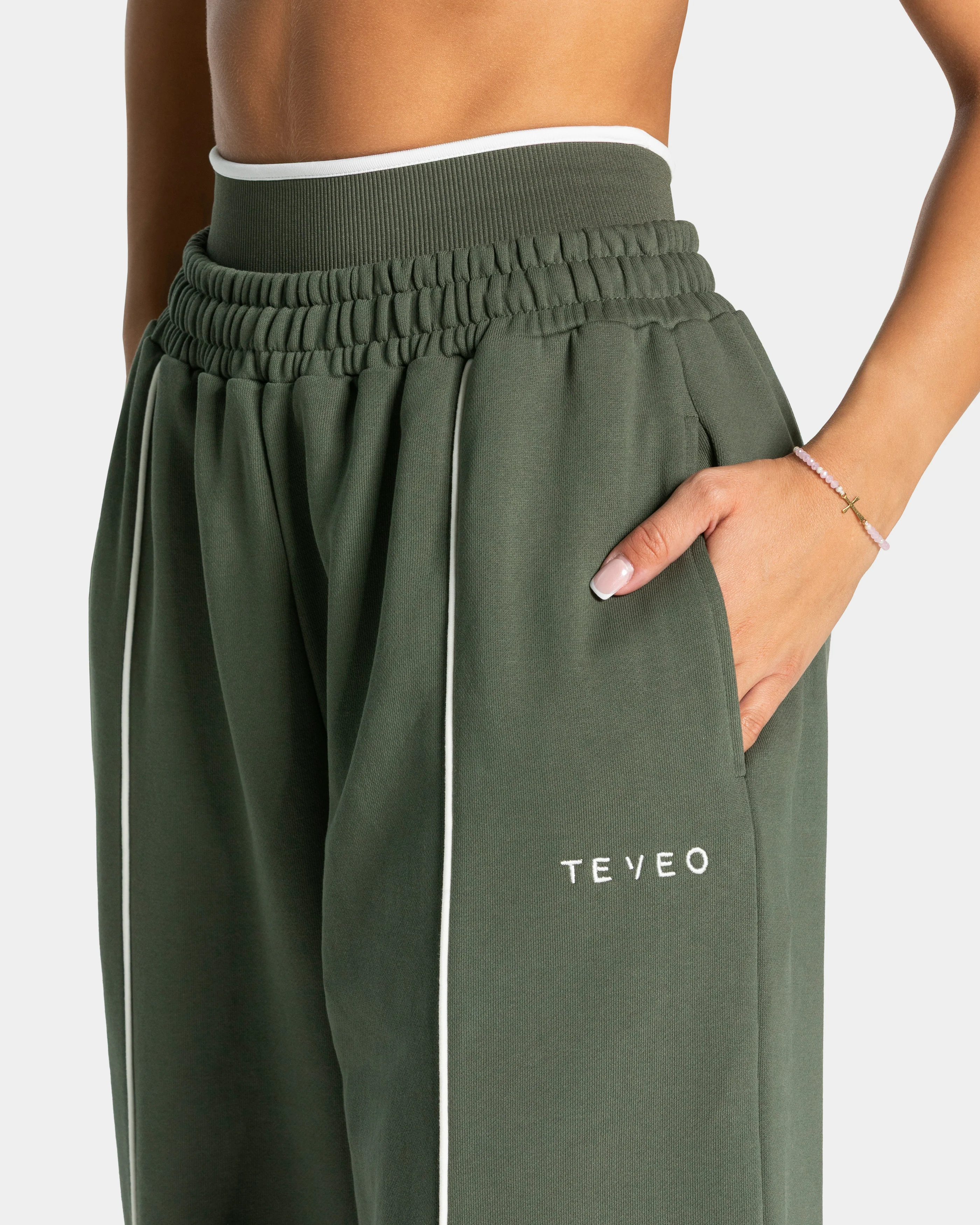 Contrastline Wide Leg Jogger "Khaki" - Image 4