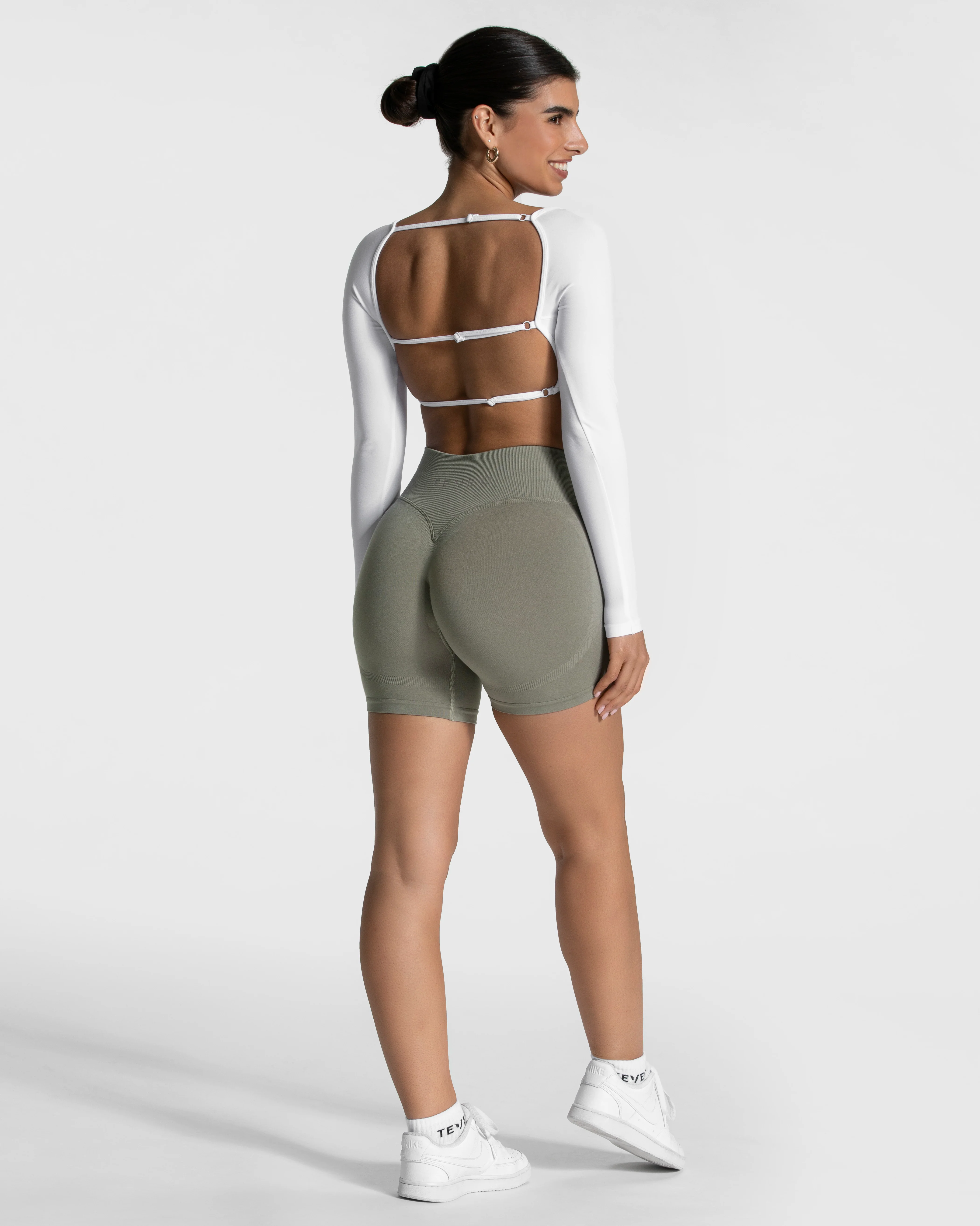 Femme Backless Longsleeve "Weiß" - Image 5