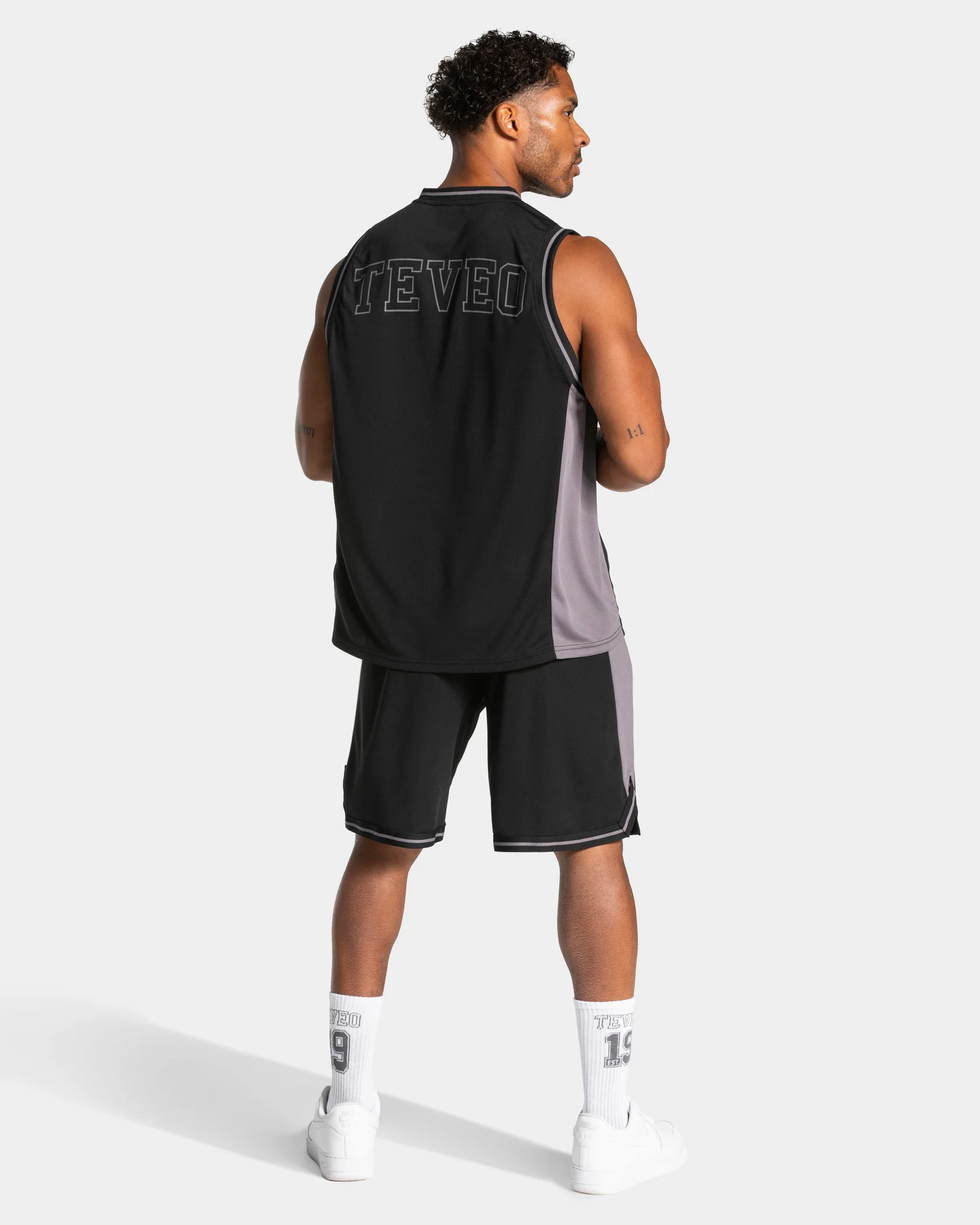 Football Shorts 9 Inch "Schwarz" - Image 5