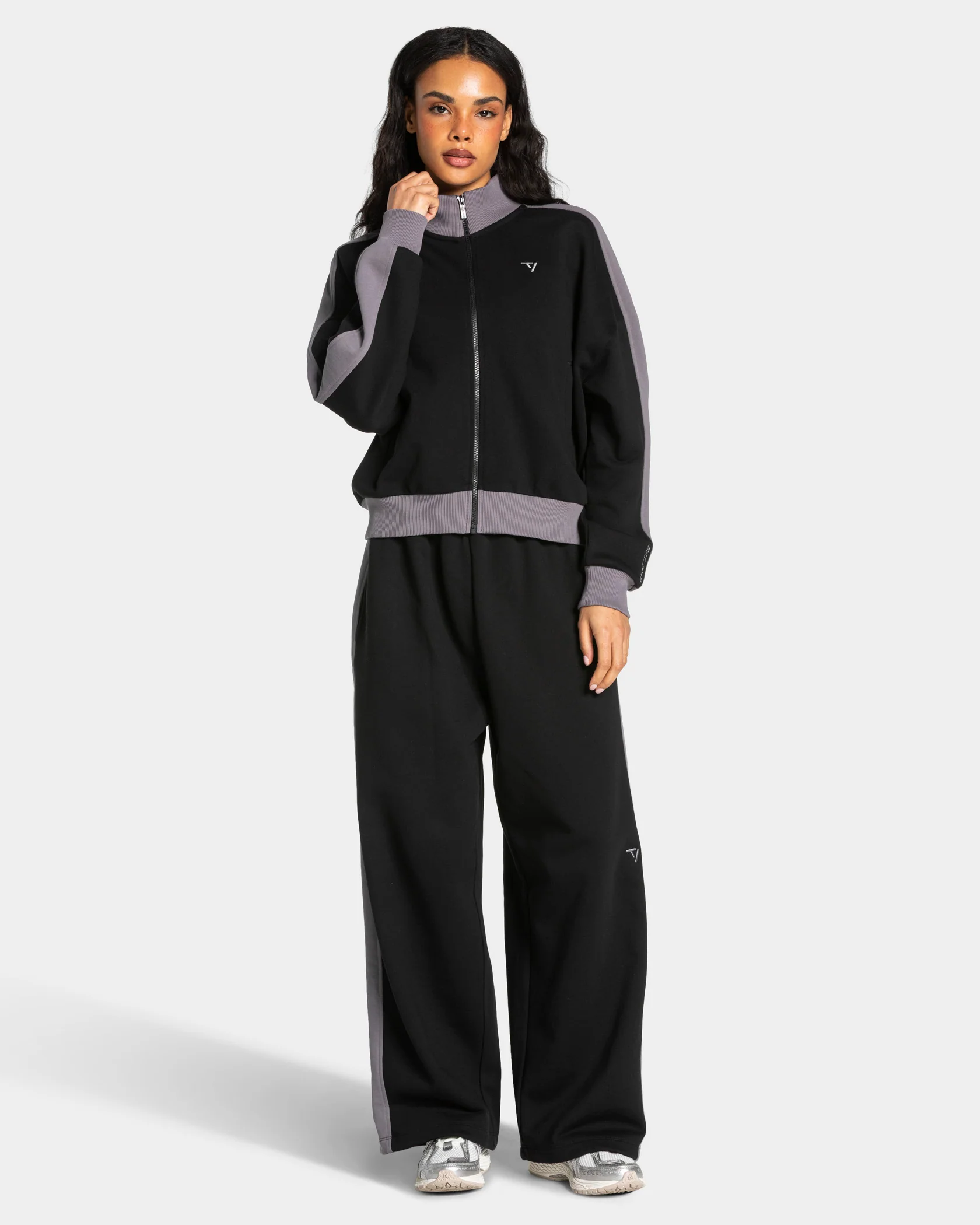 Football Wide Leg Jogger "Schwarz" - Image 3