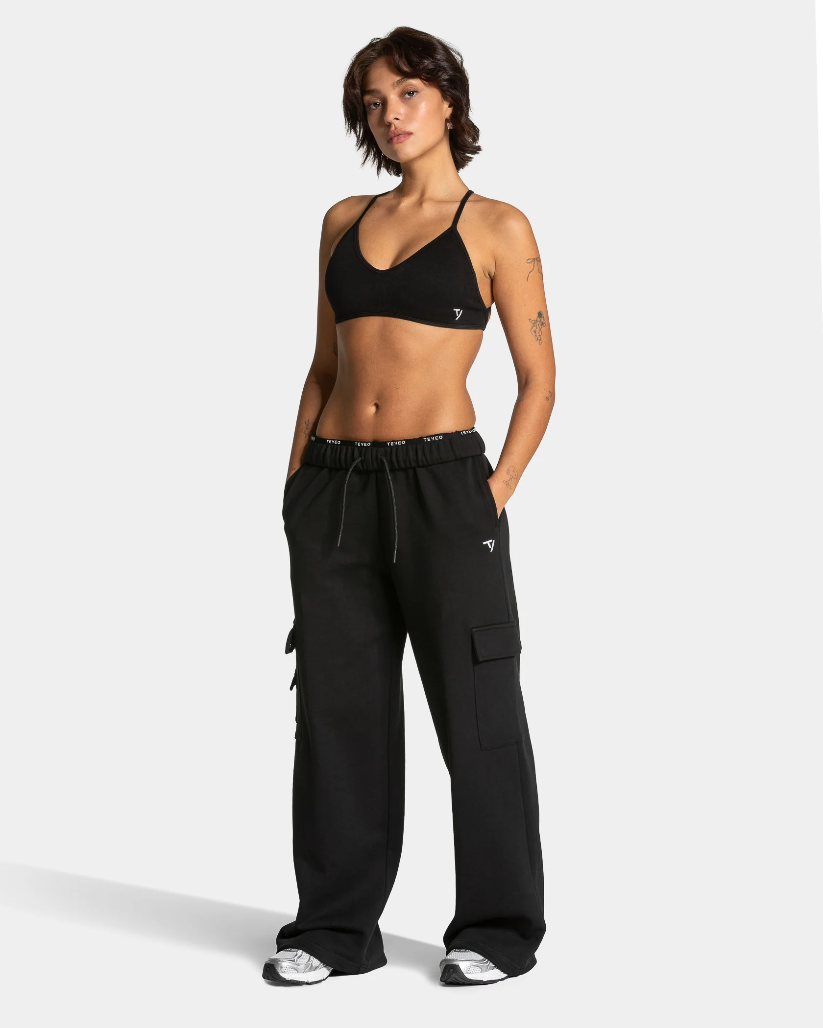 Lift Wide Leg Cargo Jogger Women "Schwarz" - Image 3