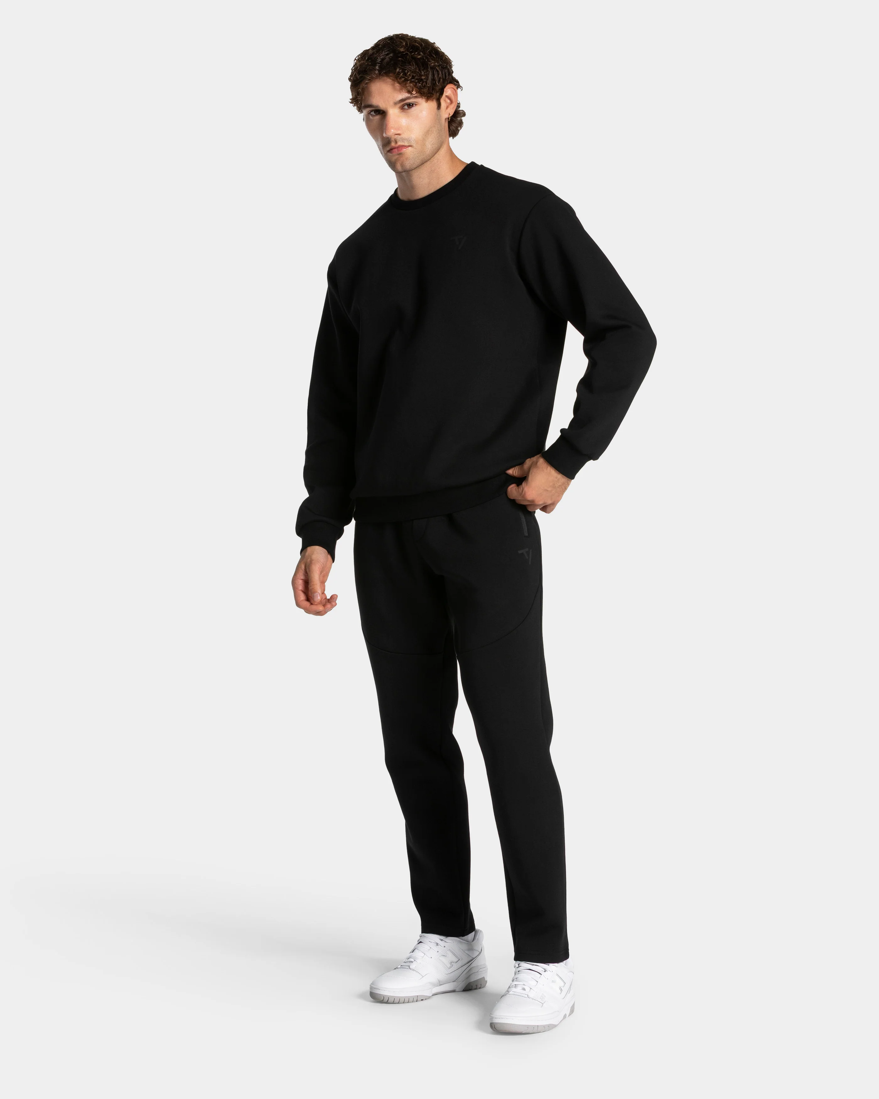 Prime Sweater "Schwarz" - Image 3