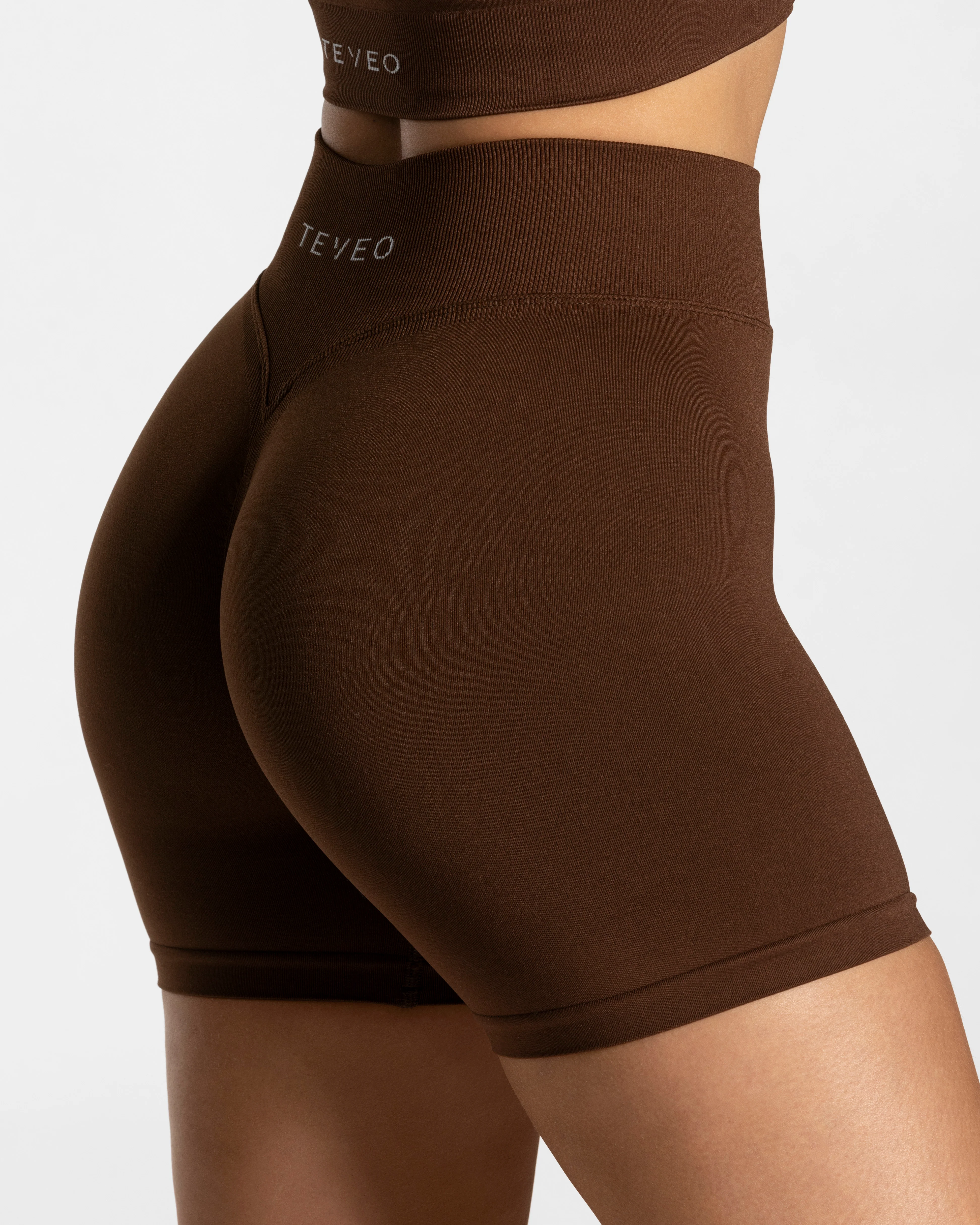Statement Scrunch Shorts "Kaffee" - Image 4