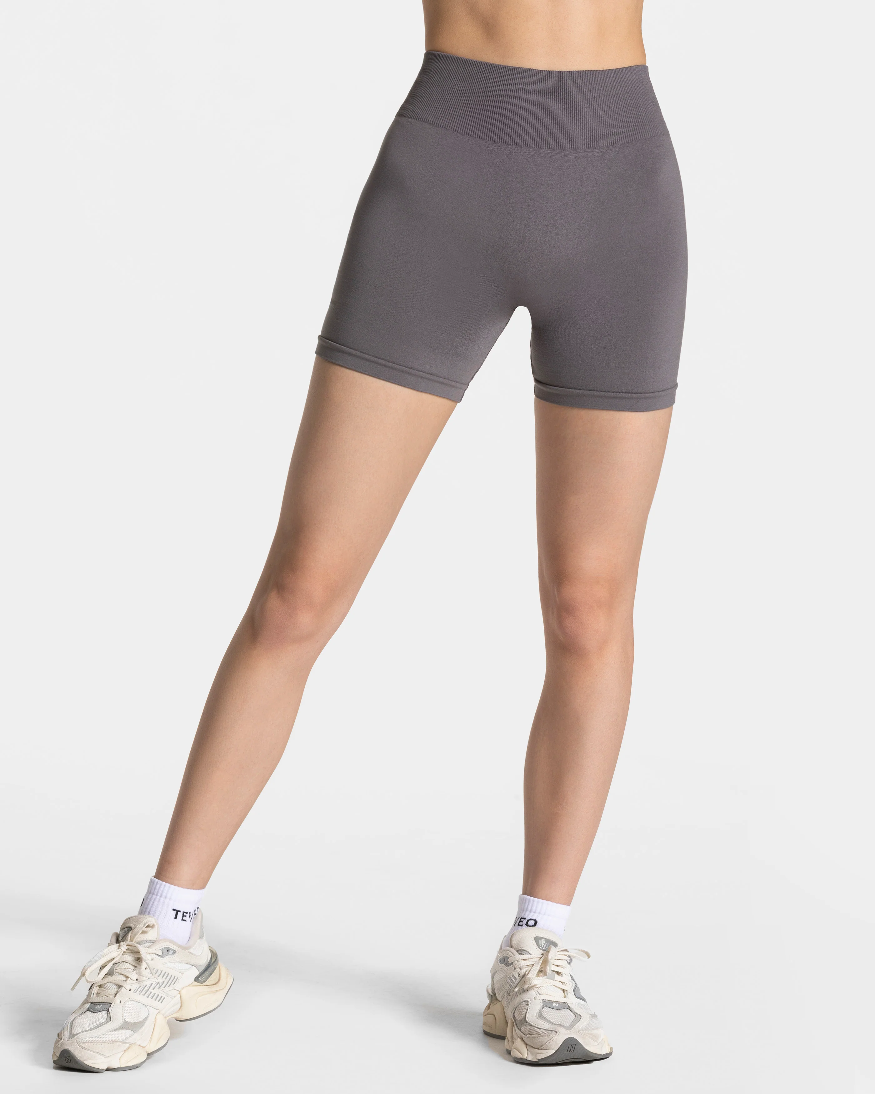 Timeless Pro Covert Scrunch Shorts  "Graphit" - Image 2
